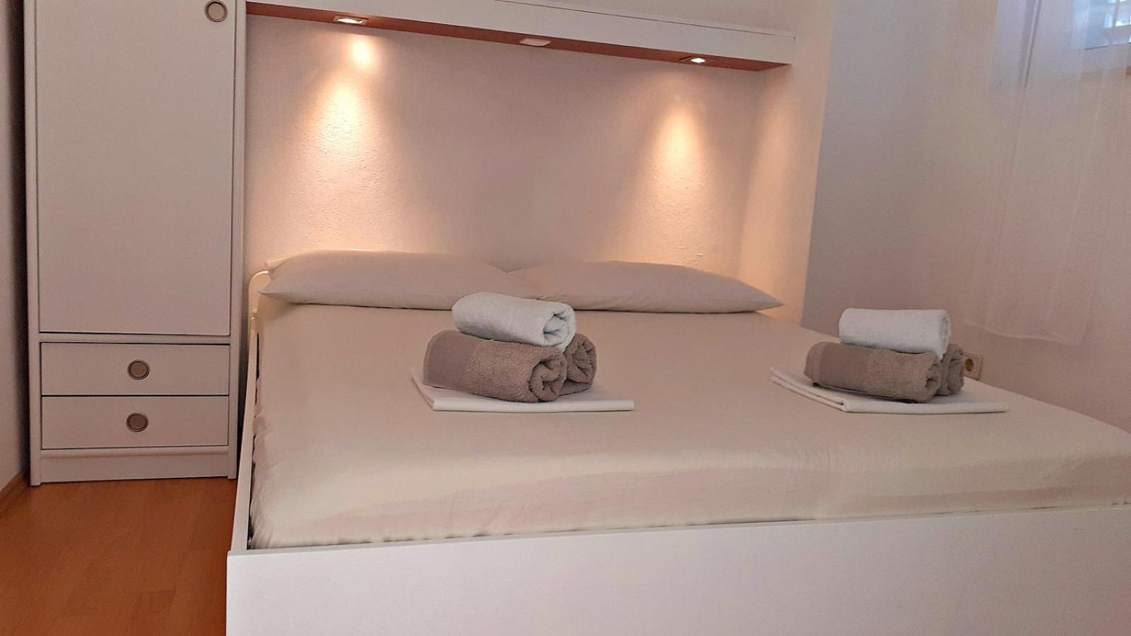 Apartments Villa Bonaca Baška Voda Chambre photo